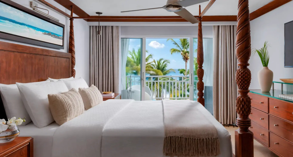 1 Bedroom Crystal Lagoon Luxury Honeymoon Double Butler Suite with balcony (full double bed)