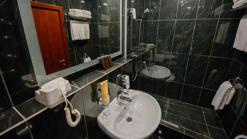 Двухместный полулюкс двуспальная кровать в Казахстан