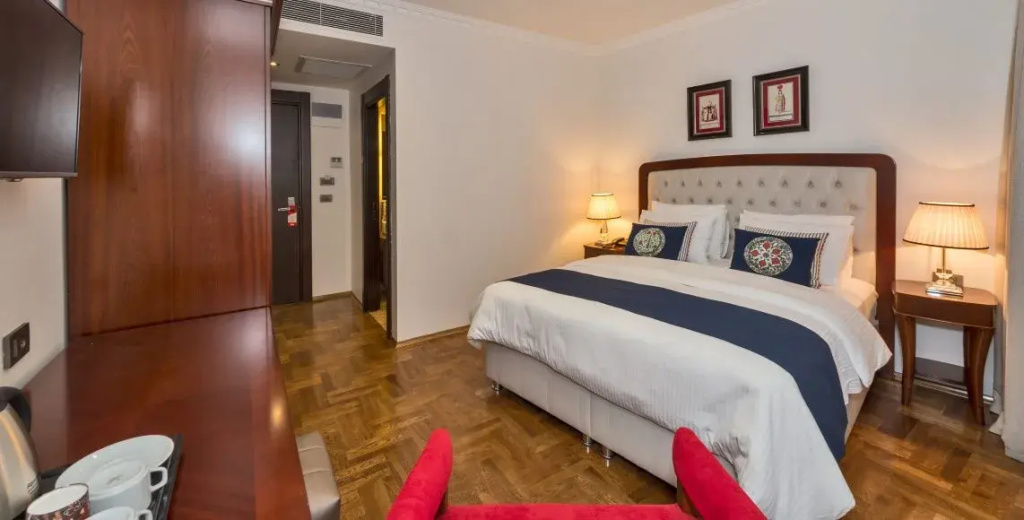 Main Building Double room (full double bed)