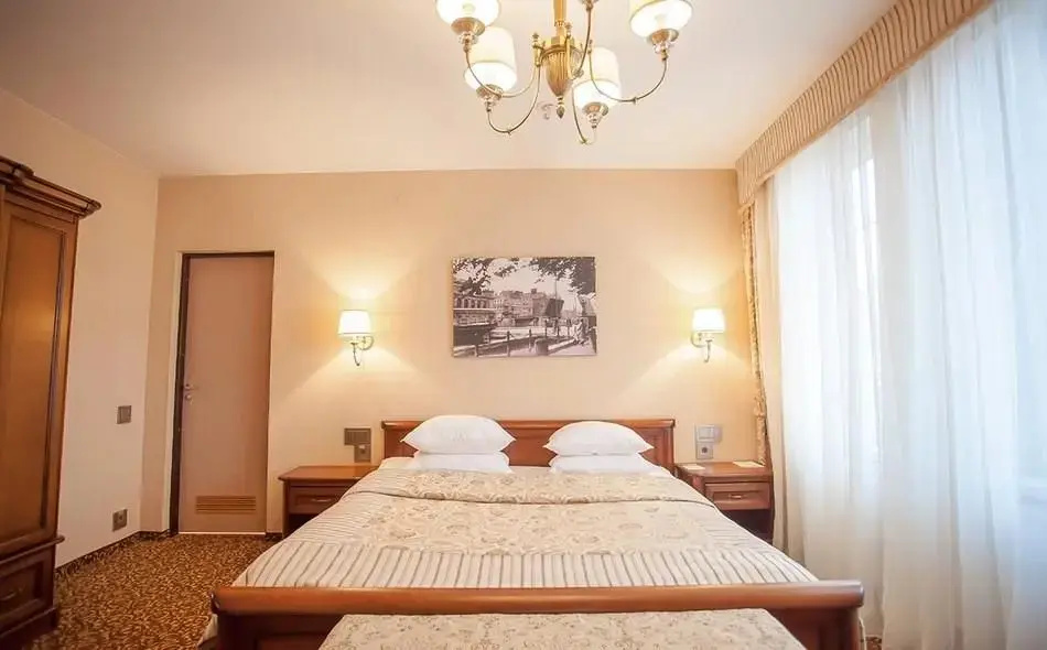 Deluxe Double room with river view (full double bed)
