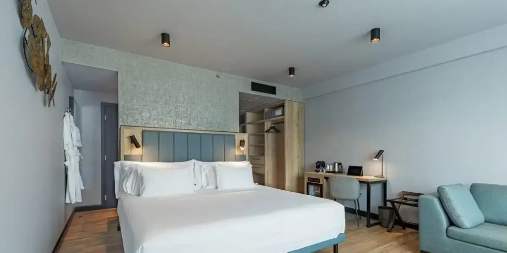 Double Junior Suite (full double bed)