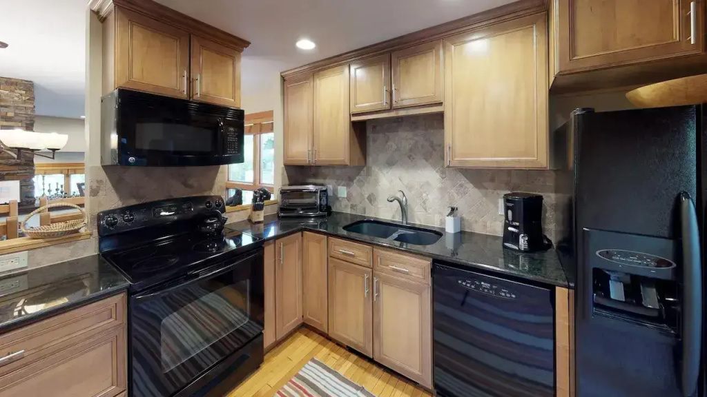 2 Bedrooms Gold Condominium