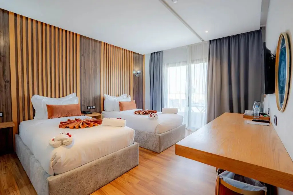 Double room with balcony (twin beds)
