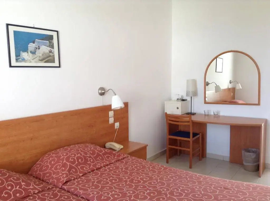 Standard Double Ground Floor room with sea view (twin beds)