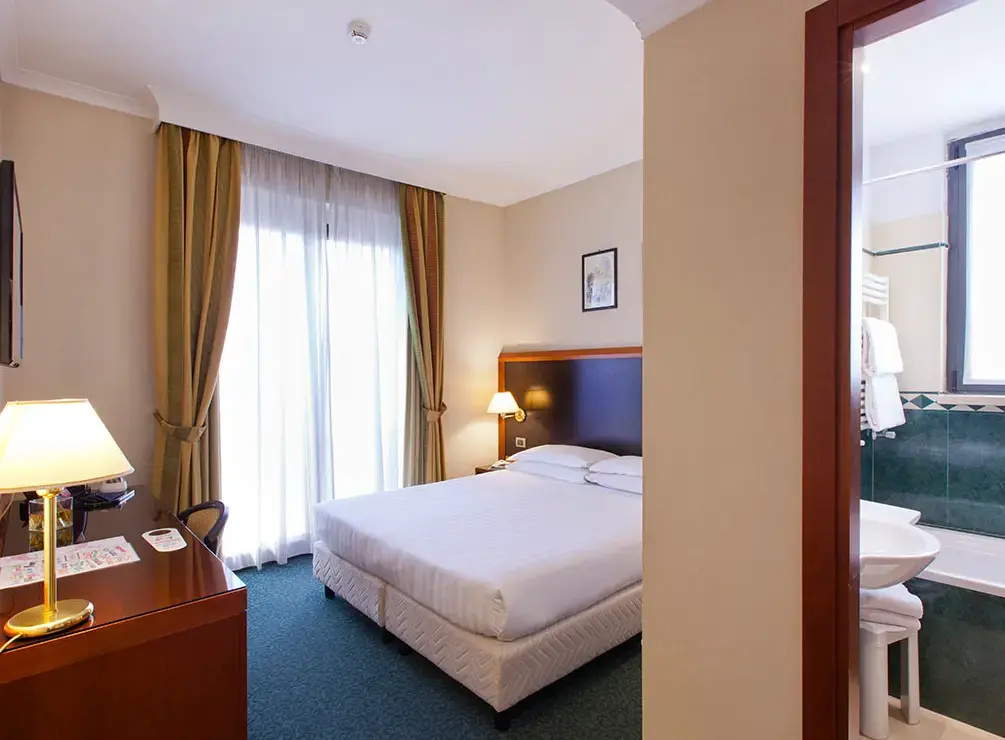 Classic Double room (full double bed)