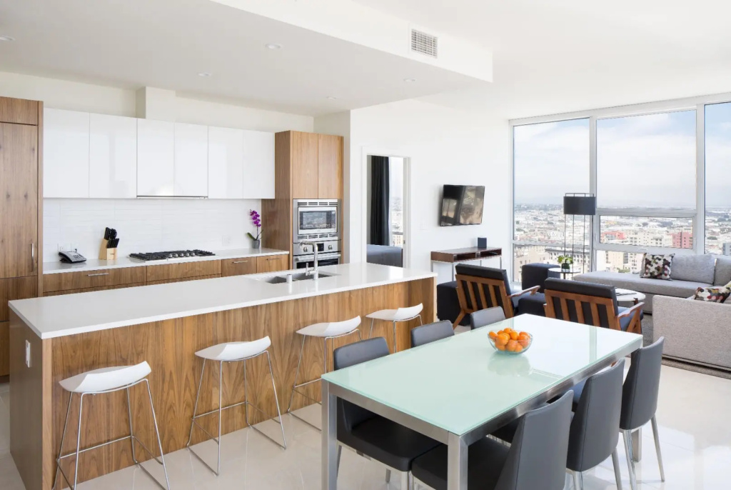 Level Furnished Living - Chambres