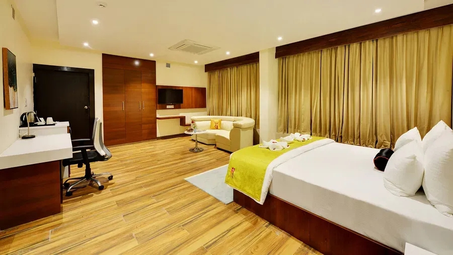 Double Suite (full double bed)