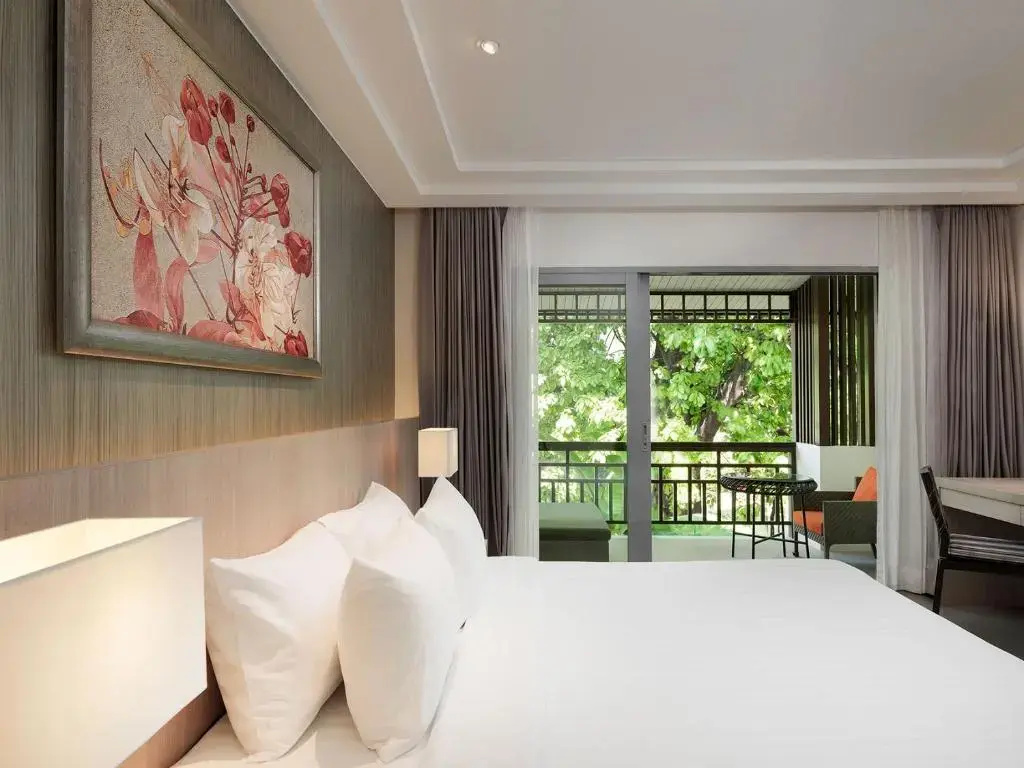 Deluxe Double room (full double bed)