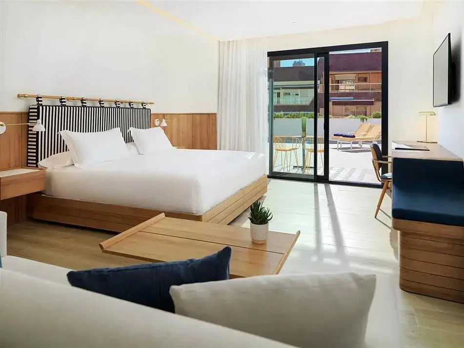 Grand Terrace Double Junior Suite (full double bed)