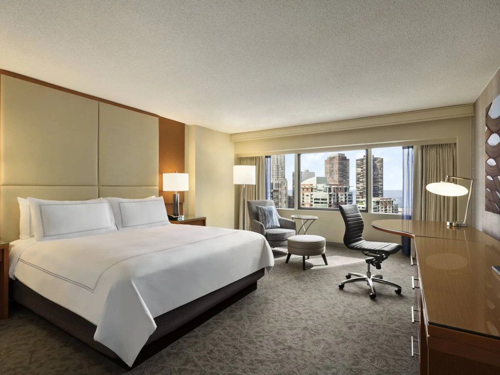 Classic room with city view