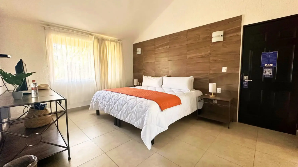 Honeymoon Suite