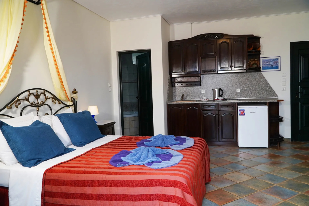 Superior Double room (full double bed)