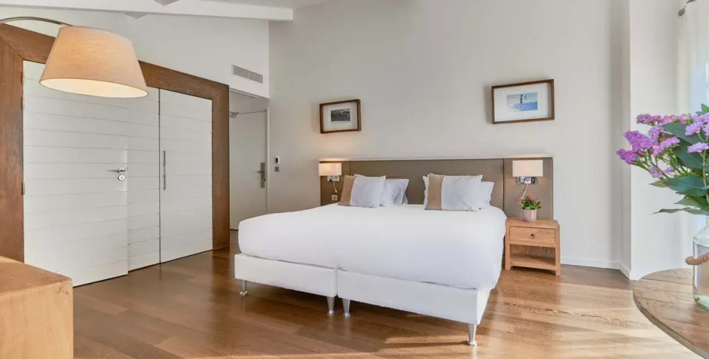 Superior Mountain Double room (full double bed)