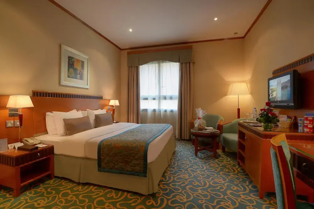 Golden Tulip Suites - Dubai