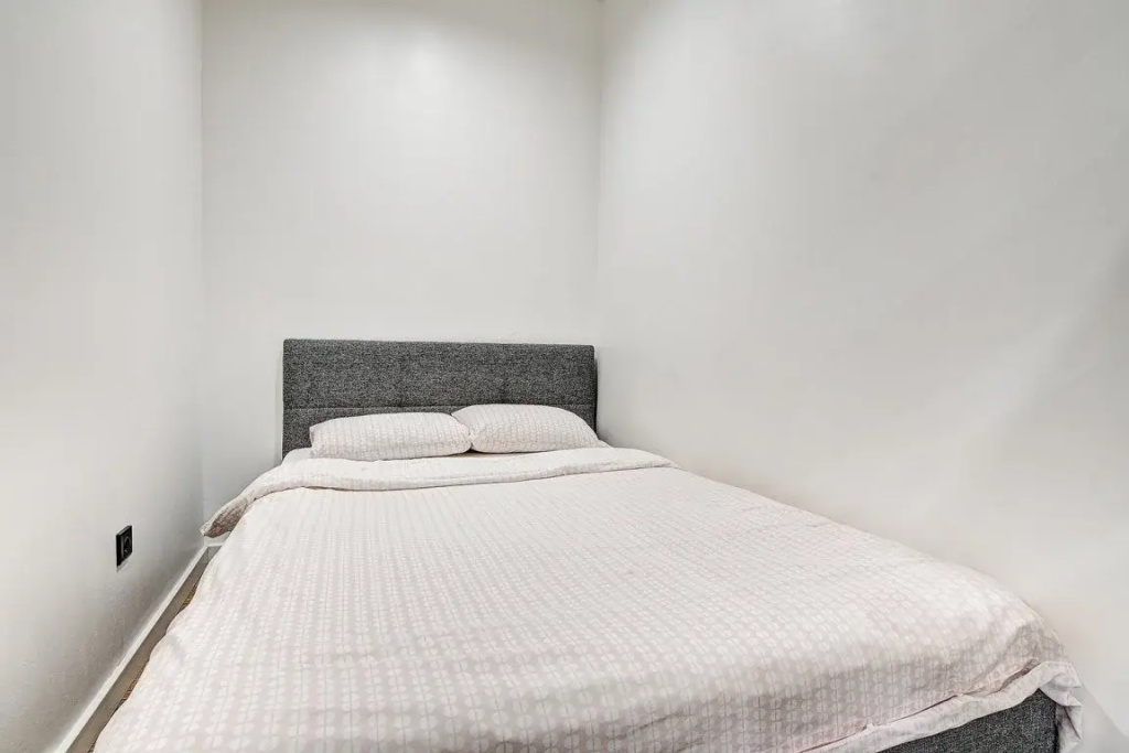 Double Apartment (full double bed)