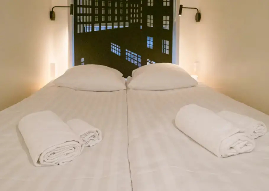 Mini Double room (full double bed)