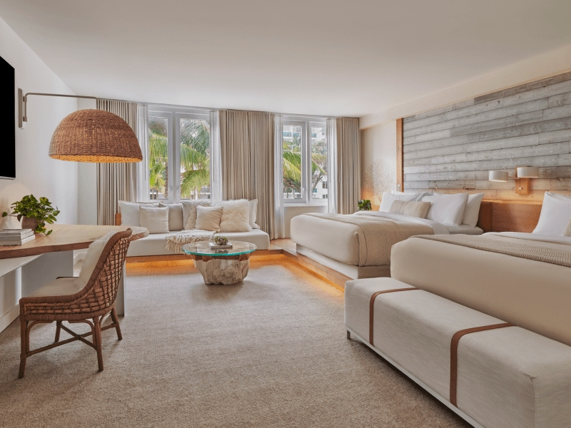 Connecting Junior Suite with balcony and with city view