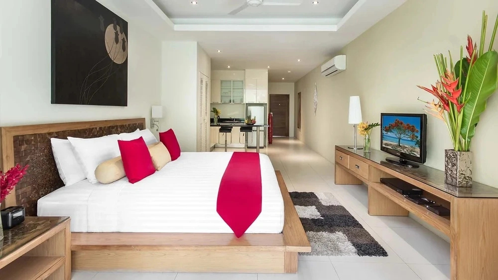 Club Double Suite with balcony (full double bed)