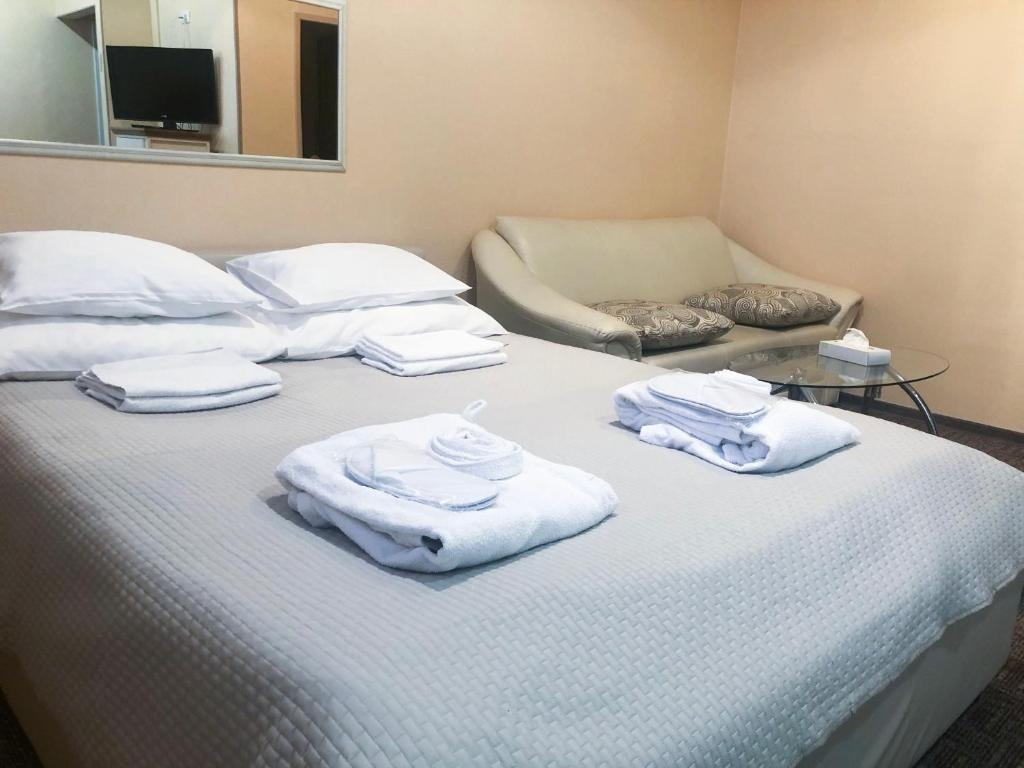 Double Suite (full double bed)