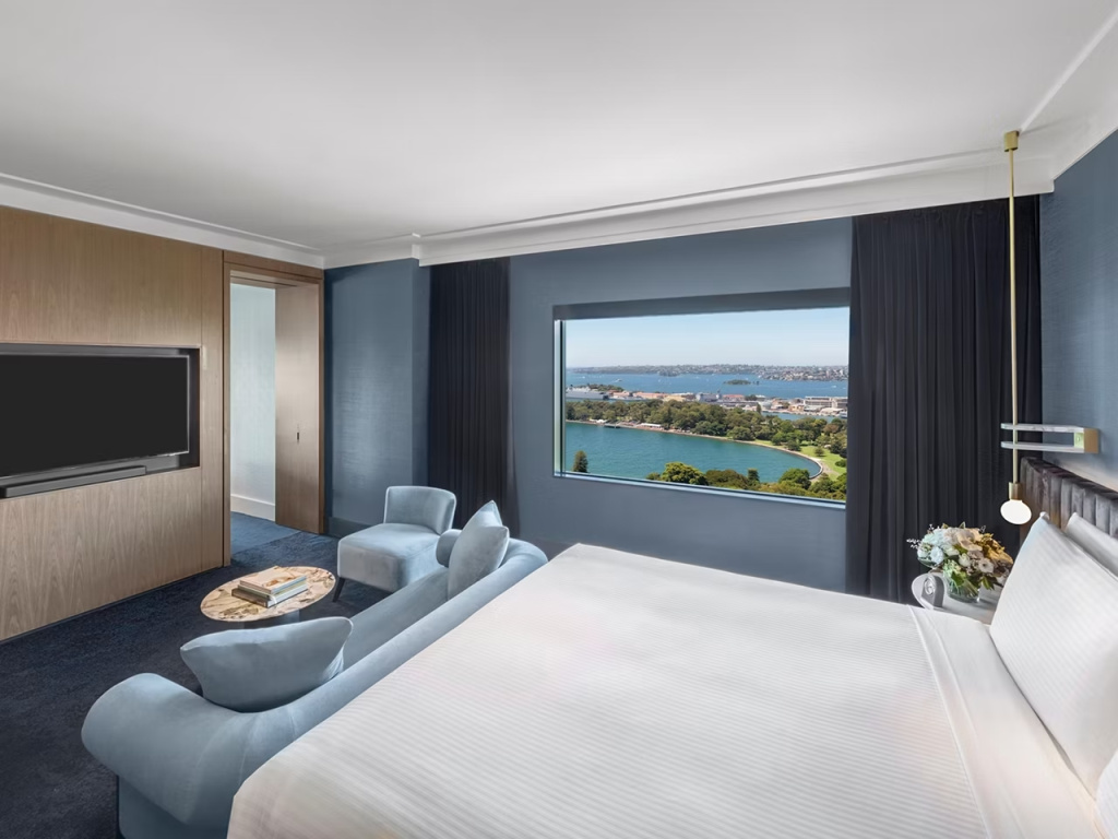 Governor Opera Double Suite (full double bed)