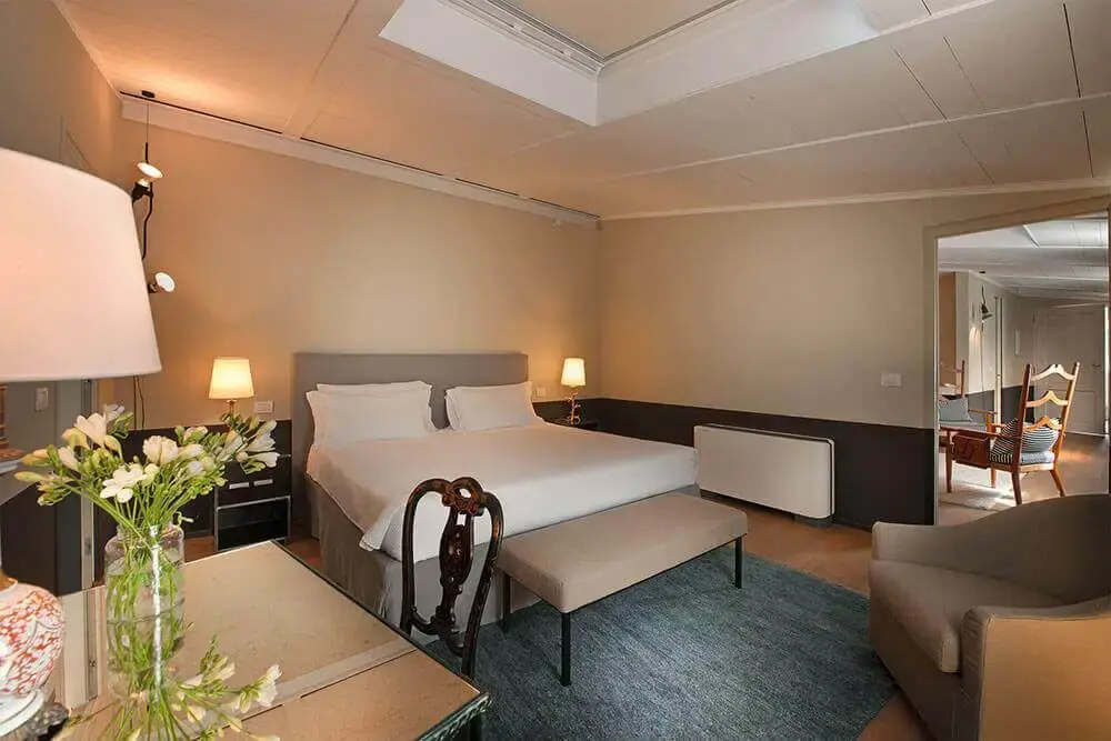 Double Suite (full double bed)