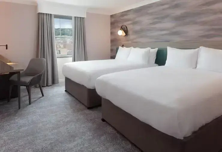 Doubletree by Hilton Bath Room Type - QUEEN SUPERIOR ROOM