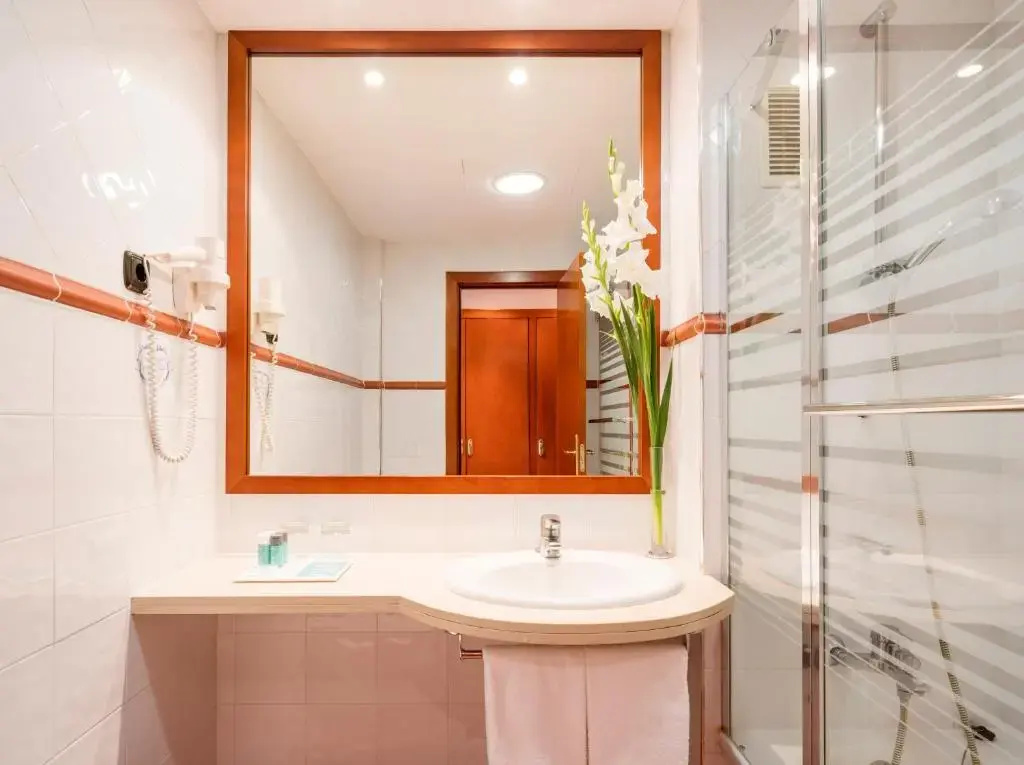 Hotel ILUNION Caleta Park - Chambres