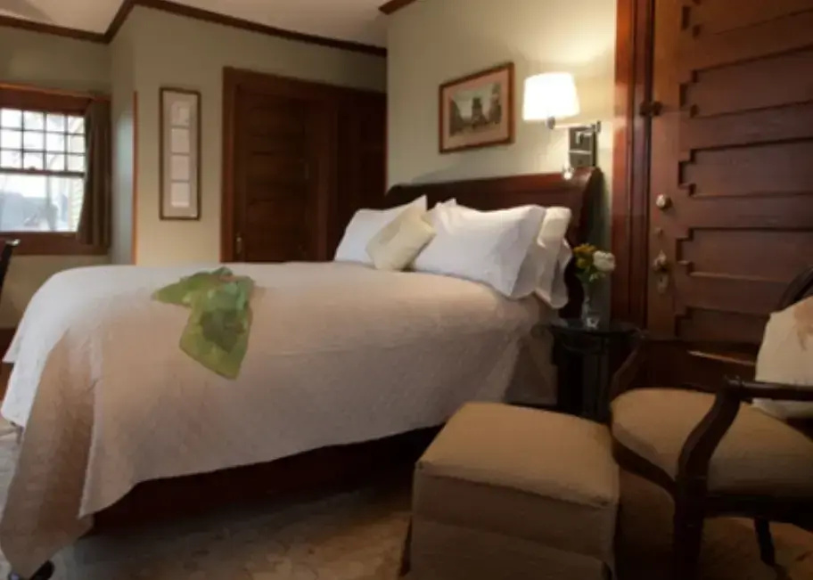 No.103 The Cohan Double room (full double bed)