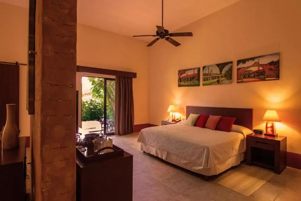 Royal with Private Pool Double Suite (full double bed)