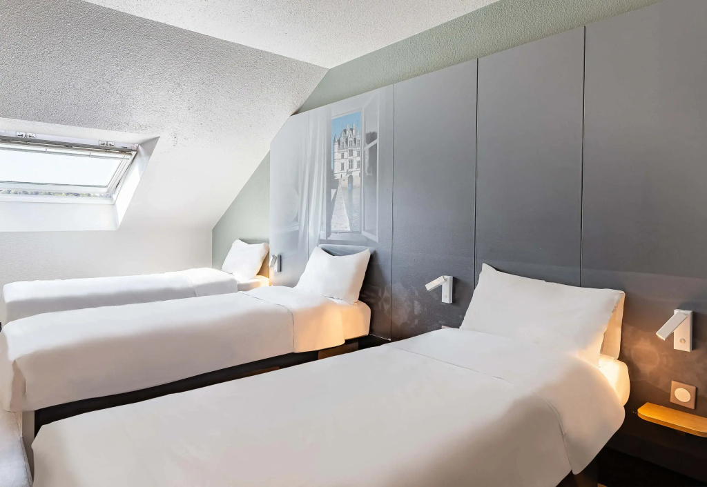 Triple room