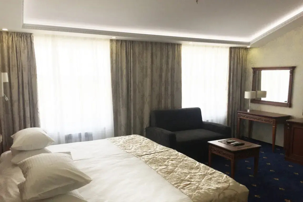Sofiya Hotel Room Type - Superior Double Suite full double bed
