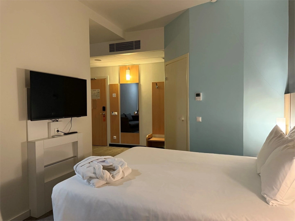 Двухместный номер Premium двуспальная кровать в Ibis Stupino