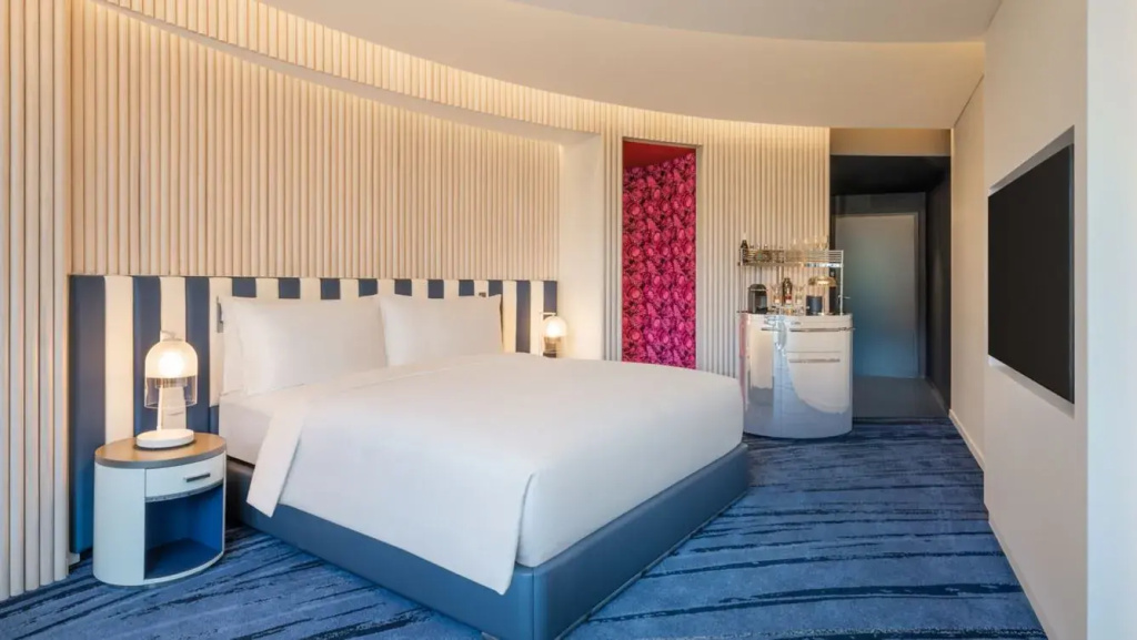 Spectacular Double room with harbour view (full double bed)