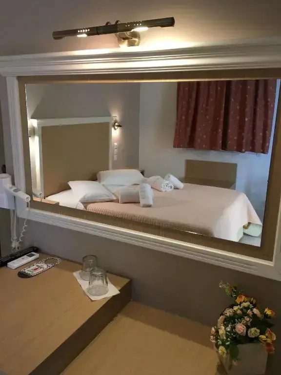 Double Studio with garden view (full double bed)