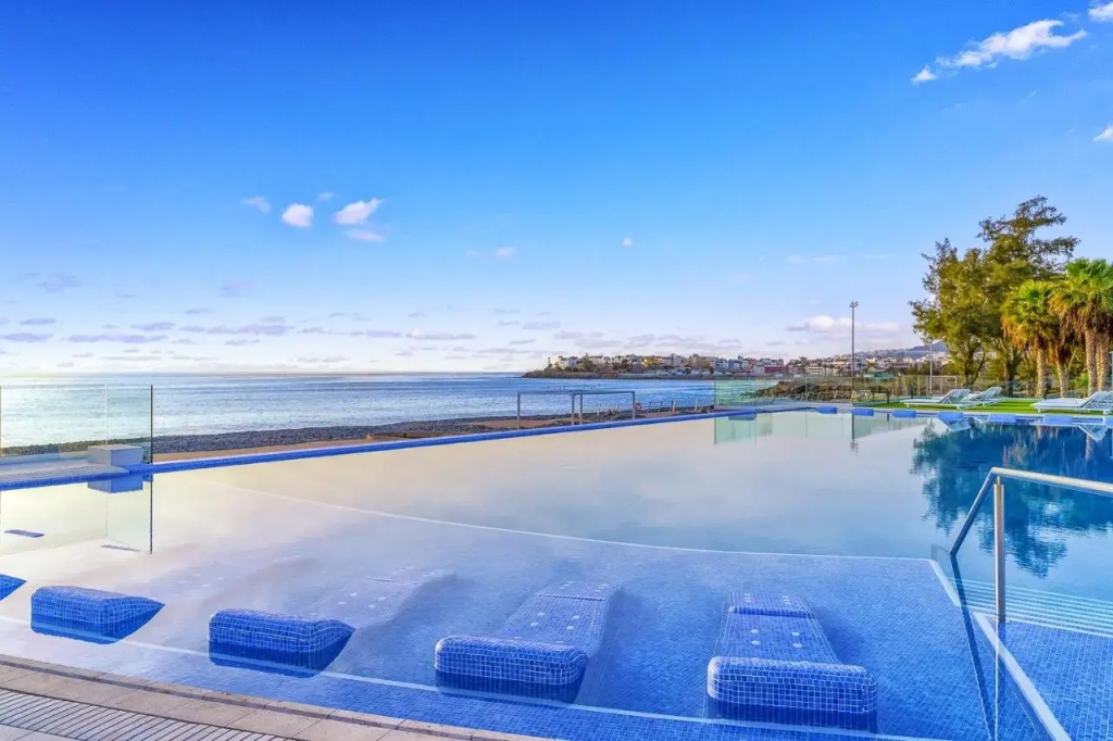 Beach & Waterfront