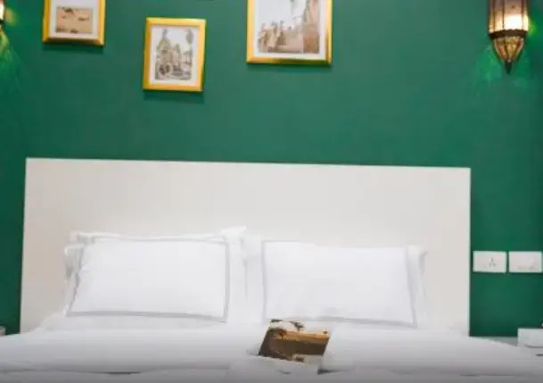 Deluxe Double room with city view (full double bed)