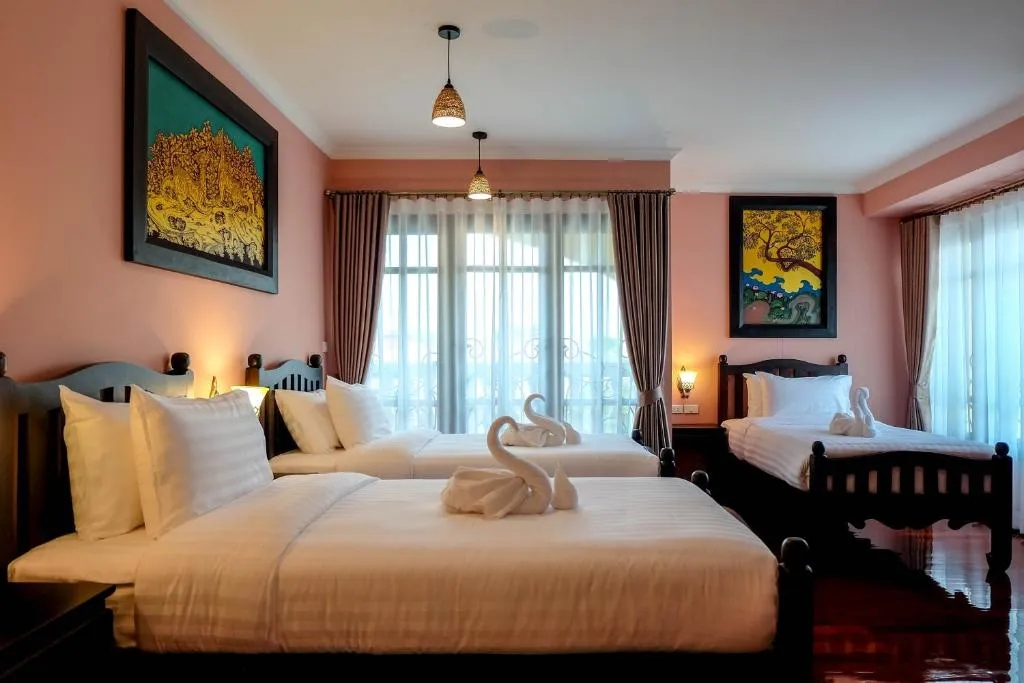 Трёхместный номер Угловой Deluxe в Siri Heritage Bangkok Hotel