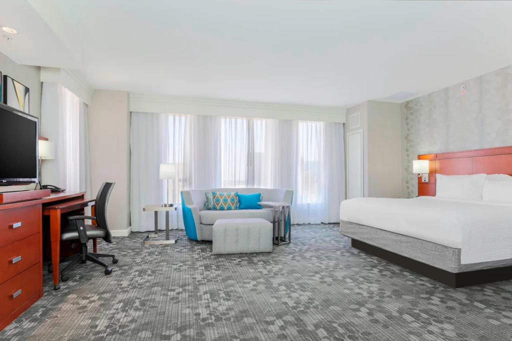 Accessible Double Suite (full double bed)