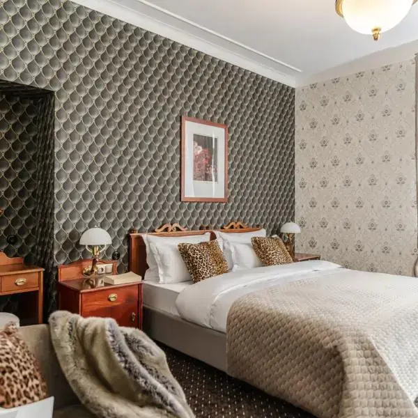 Deluxe Double room (full double bed) (queen size bed)