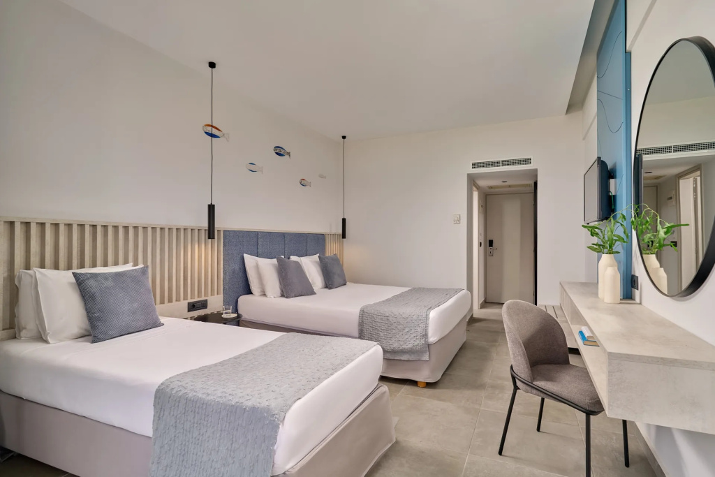 Double room with inland view (full double bed)