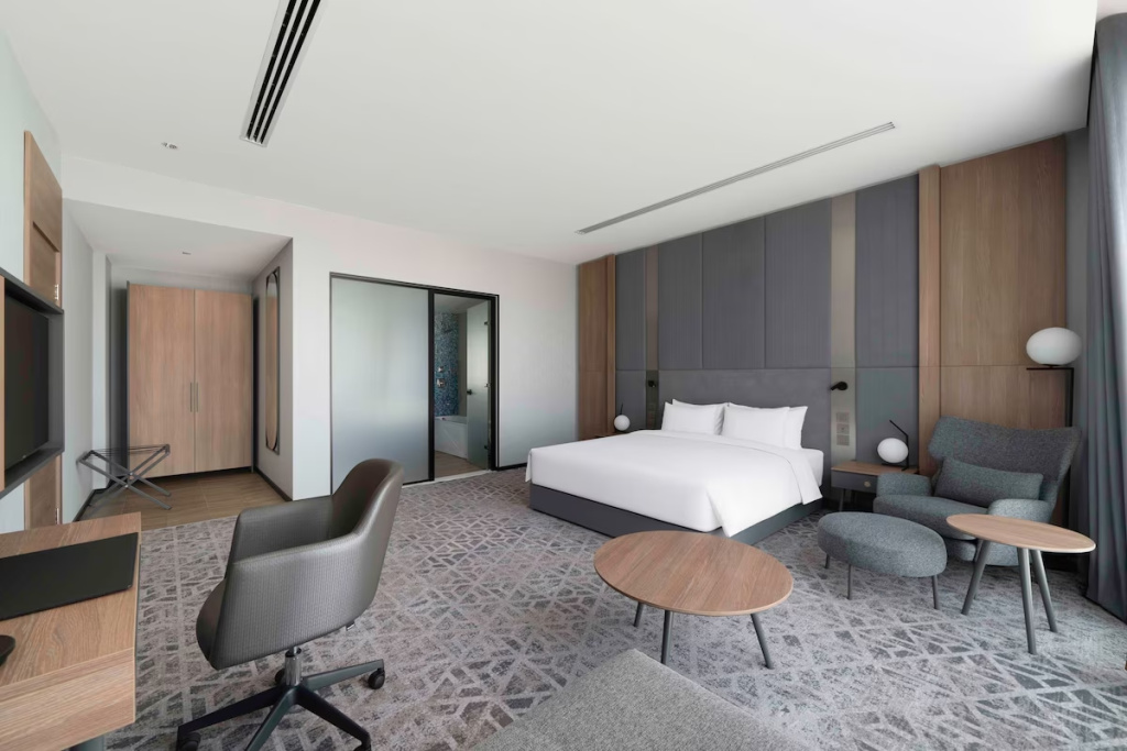 Double Junior Suite (full double bed)