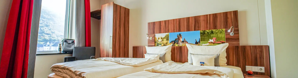 French Balcony Double room River Side (full double bed)