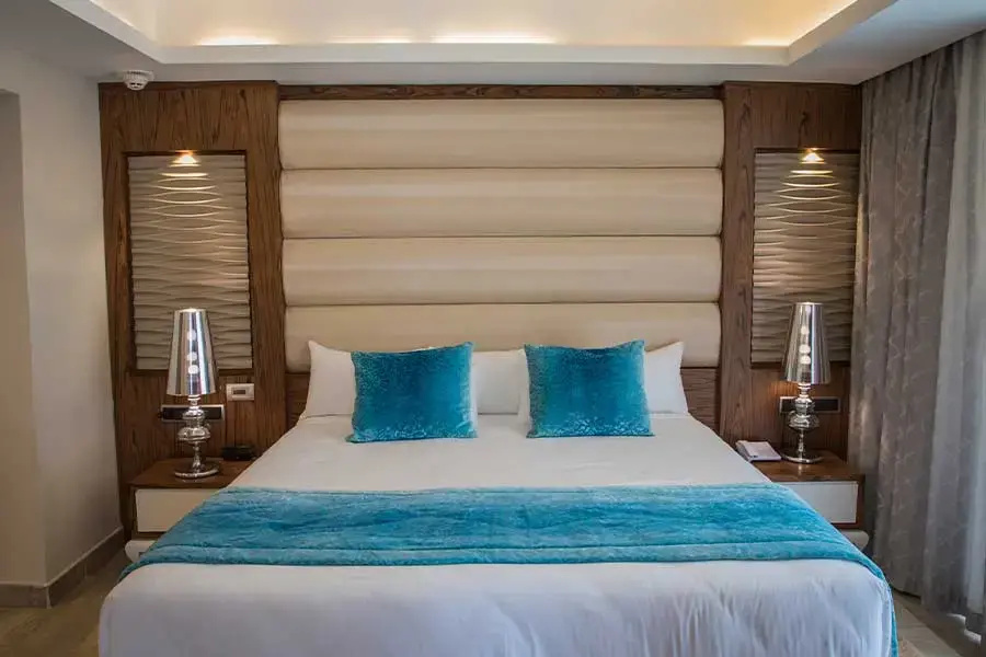 1 Bedroom Quadruple Club Family Suite with Outdoor Jacuzzi