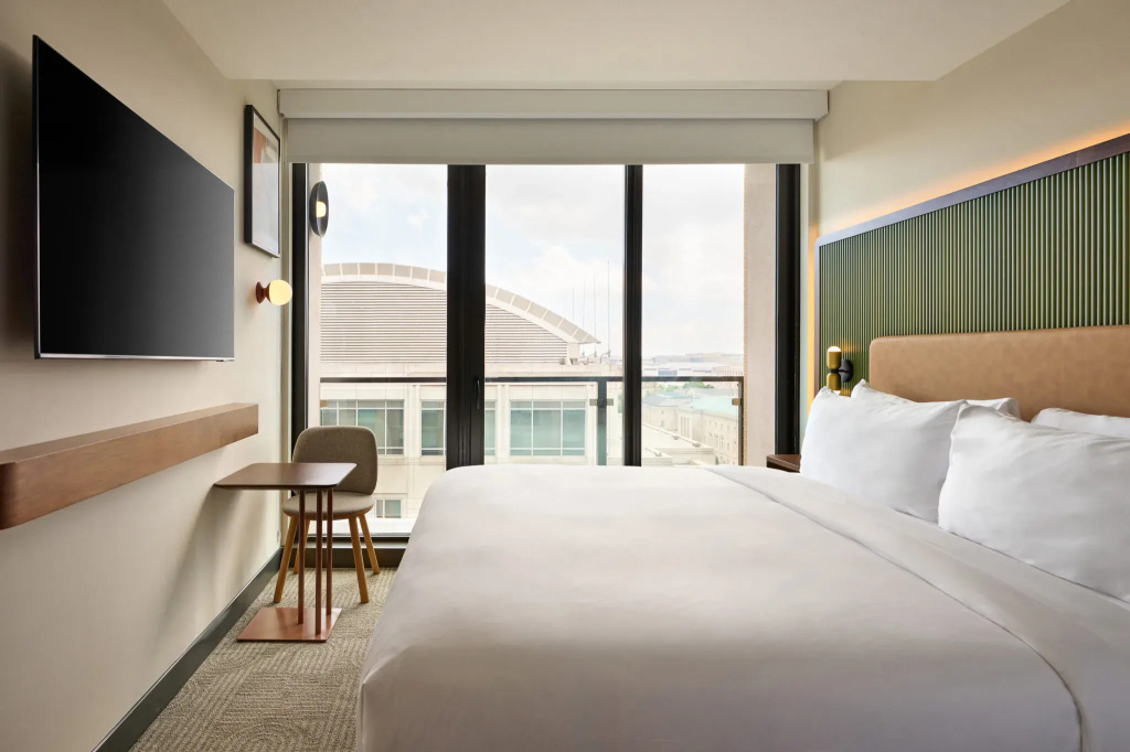 Double room with balcony (full double bed)