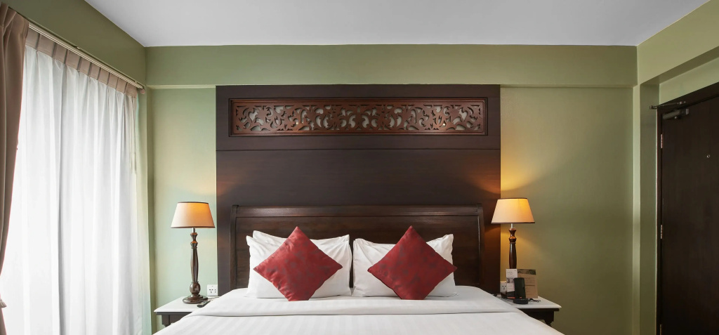 Superior Double room with city view (full double bed)