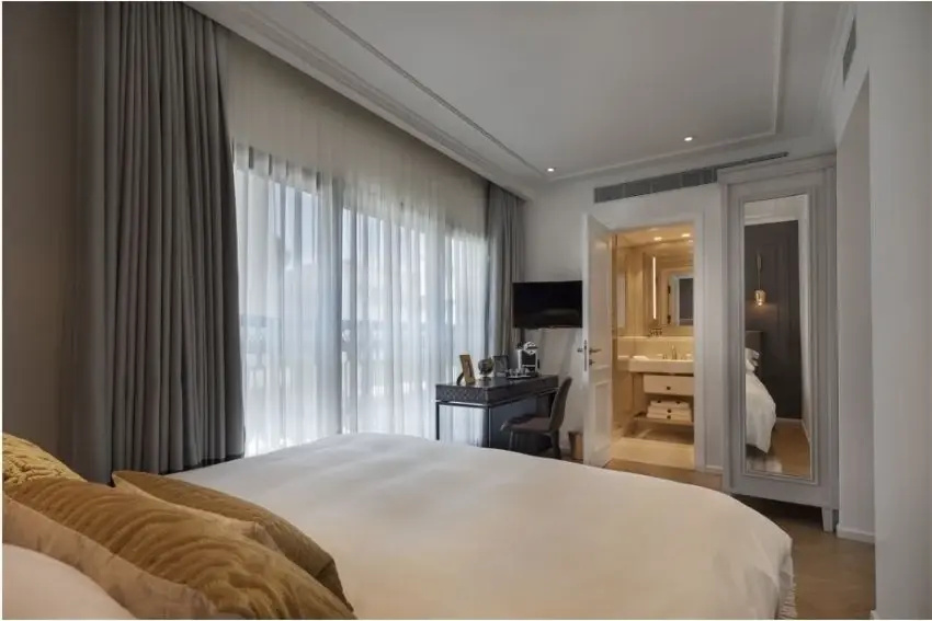 Classic Double room (full double bed)