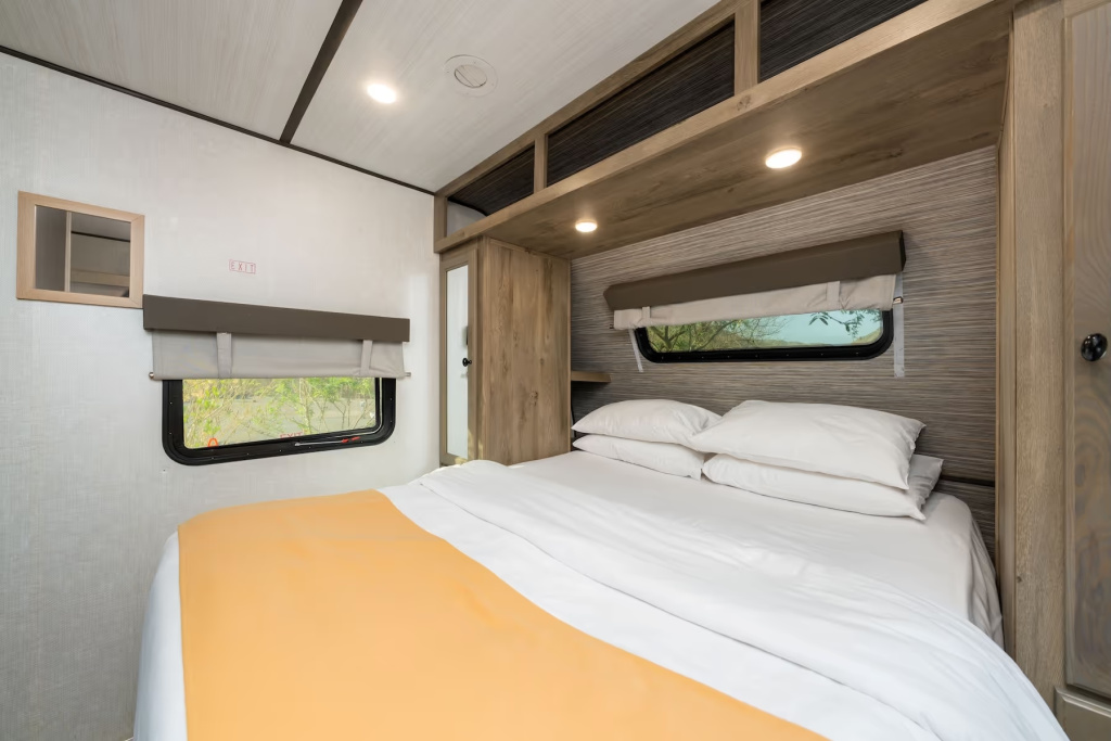 Deluxe for Families Double Campers (full double bed)