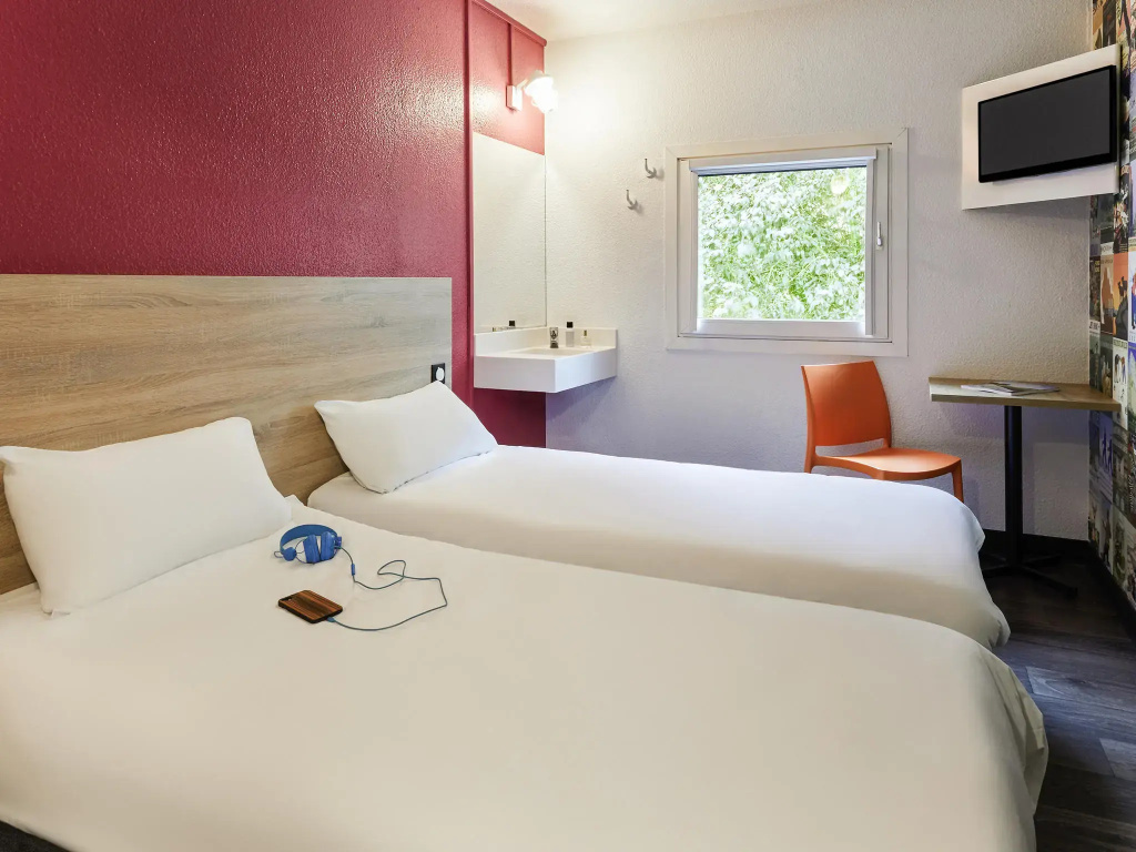 Side-Car Double room (twin beds)