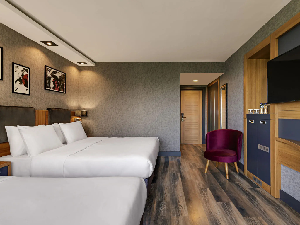 Standard Double room with partial sea view (full double bed)