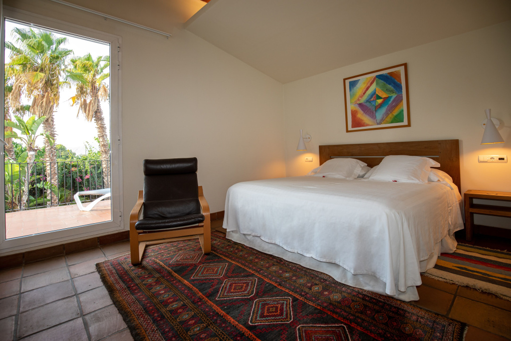 Private Double room (full double bed)
